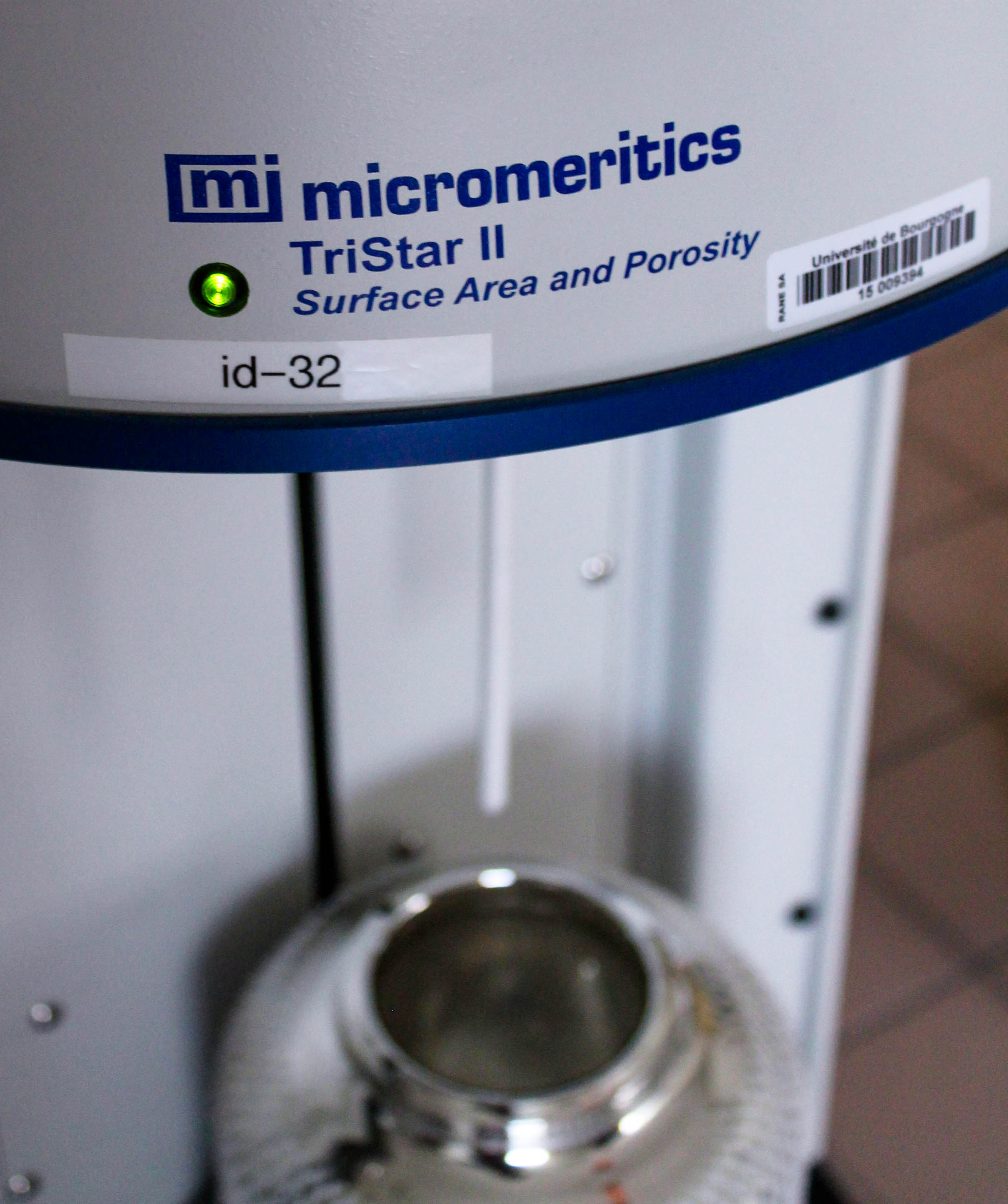 Sorptomètre TriStar 3020 : mesure de surface spécifique par adsorption de gaz sur solide micro et mésoporeux, distribution de taille de pores
