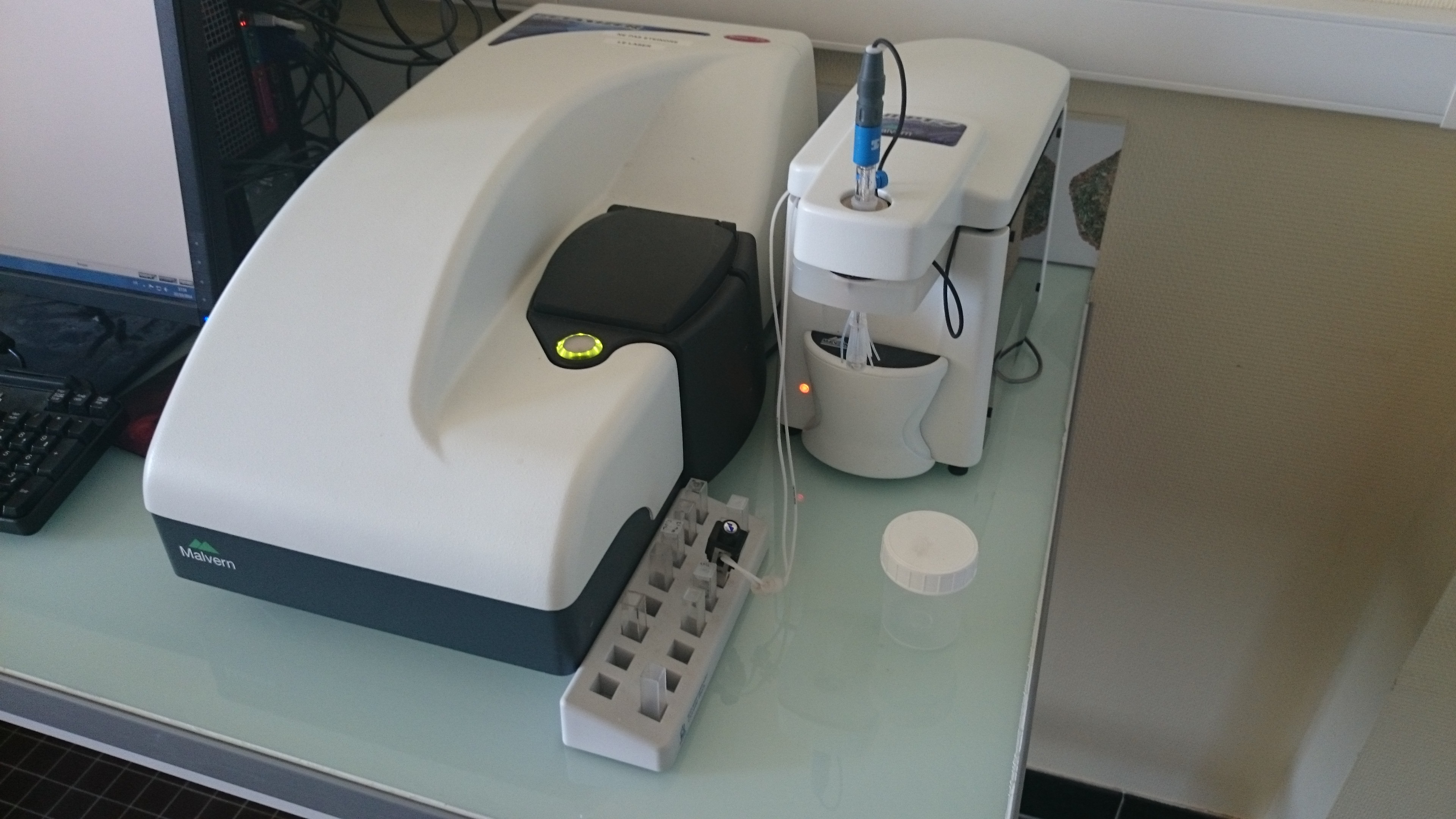 DLS-Zêtamétrie : Malvern Zetasizer NanoZS et NanoZSP Passeur échantillon, titrateur automatique, cellule zêta haute concentration, cellule dip